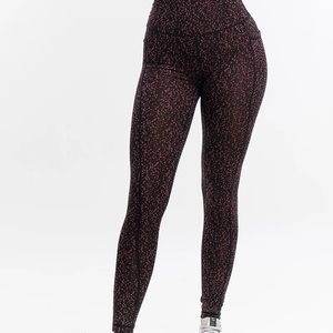 Echt Essentia Pocket Leggings - Berry Dot